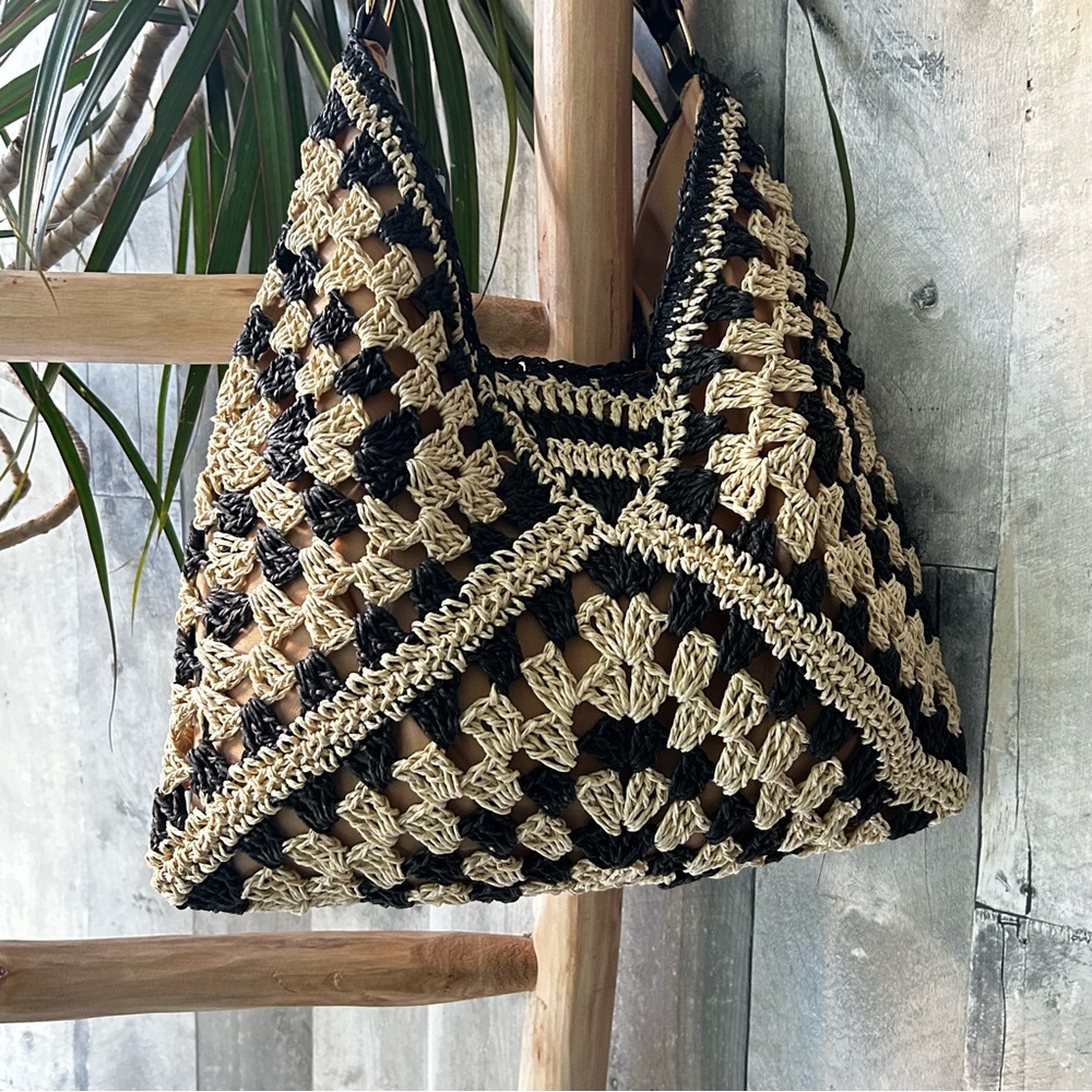 🌴 Catherine Malandrino Chic Black and Cream Crochet Bag